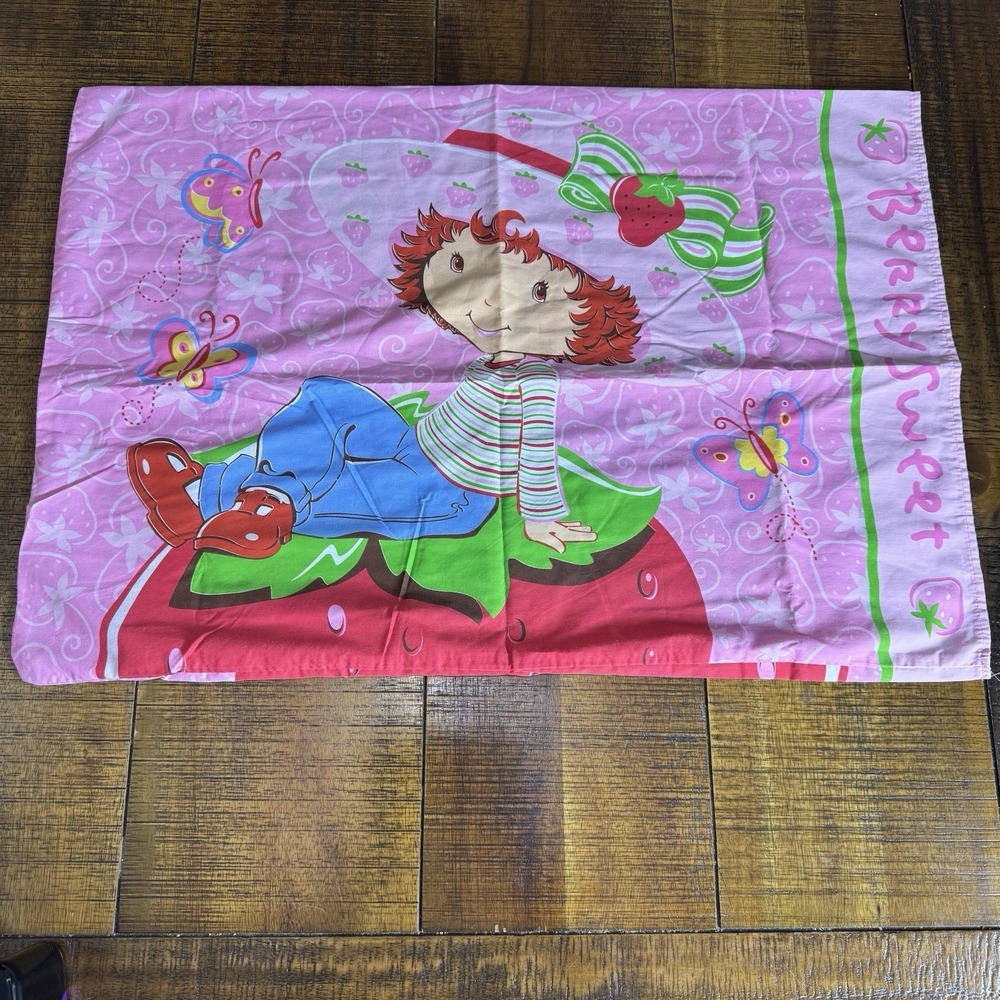 (One) STRAWBERRY SHORTCAKE Standard Pillowcase Double Sided VTG 2004